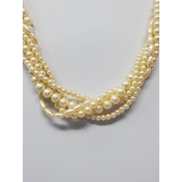 VINTAGE MARVELLA IVORY FAUX PEARL 4 STRAND TWIST NECKLACE FASHION JEWELRY - Picture 2 of 12